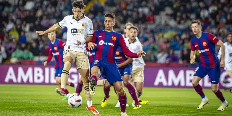 Vì đâu mà trận Barcelona vs Valencia trở thành tâm điểm của La Liga?