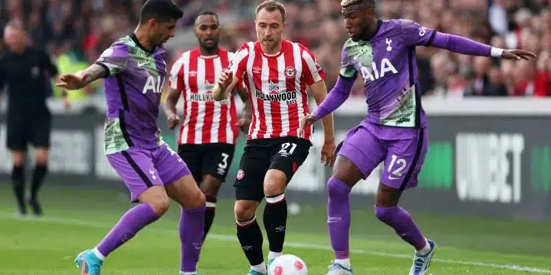 Tình hình thứ hạng của hai đội trước trận Brentford gặp Tottenham
